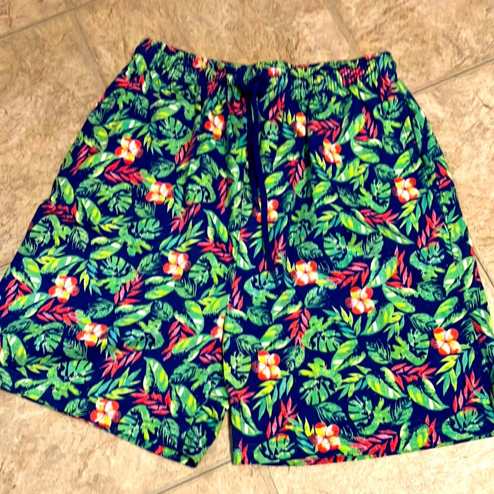 Woman’s Bermuda shorts , size Medium.